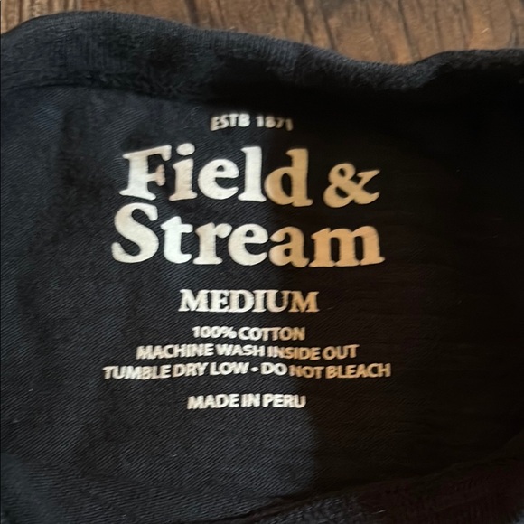 Field & Stream Black T-Shirt - Picture 2 of 3